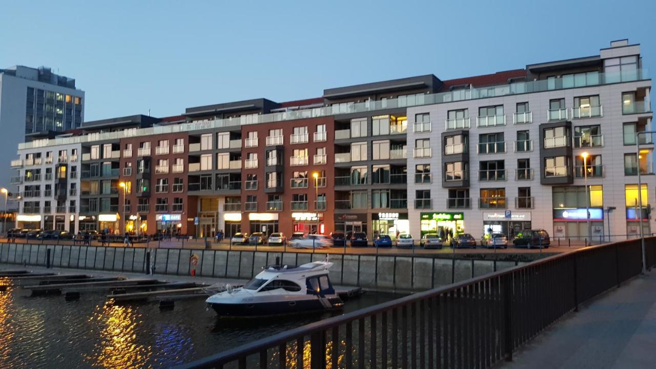 Waterlane W Oknami Na Rzeke - Marina View - Comfy Apartments Danzica Esterno foto
